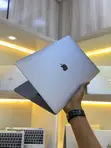 Apple MacBook Pro 2017 15" 16GB RAM 512GB SSD - 1