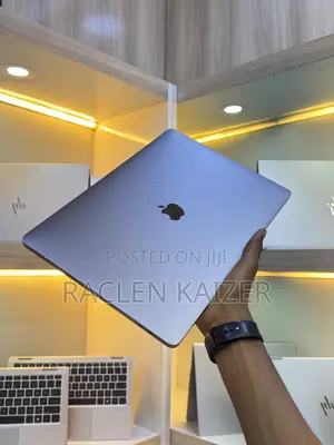 Apple MacBook Pro 2017 15" 16GB RAM 512GB SSD