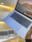 Apple MacBook Pro 2017 15" 16GB RAM 512GB SSD - 5