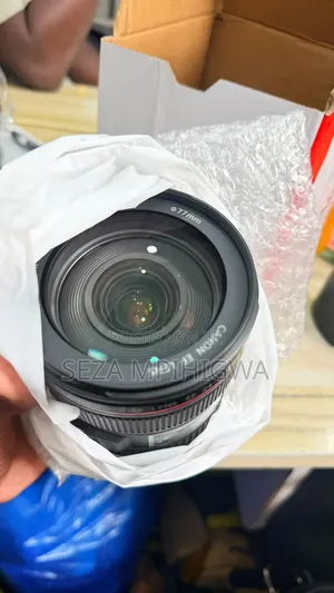 Canon EF 24-105mm f/4L IS USM Lens