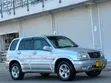 Suzuki Escudo 2001 Nyeupe - 2