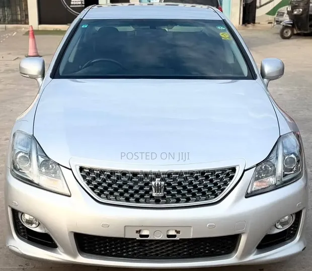 Toyota Crown Athlete 2009 Silver - 1