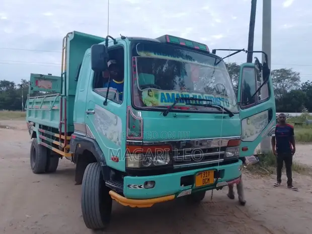 Lori la Mitsubishi Fuso Tipper - 1