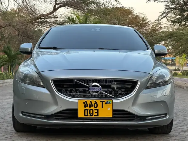 Volvo V40 T4 2013 Silver - 1