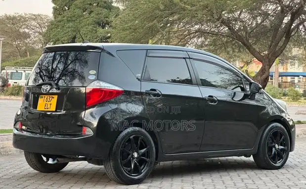 Toyota Ractis 2012 Black - 1