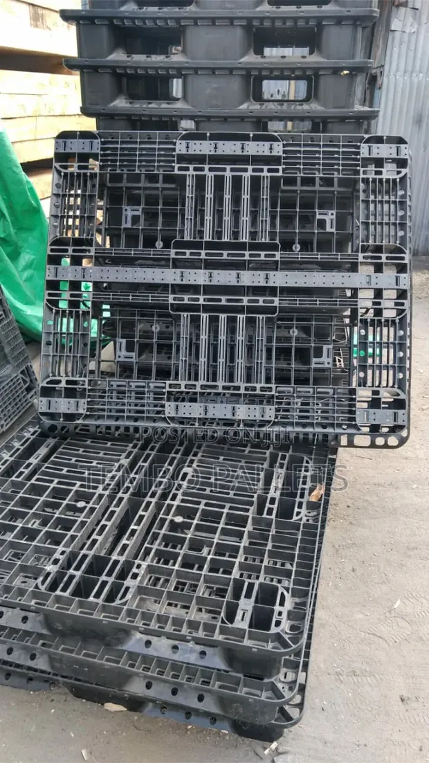 Used Plastic Pallets (Clean Like New) - 1