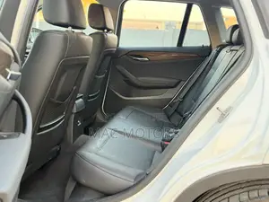 BMW X1 xDrive 2012