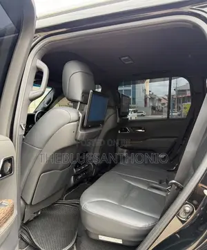 Toyota Land Cruiser 300 Series 2023 Black
