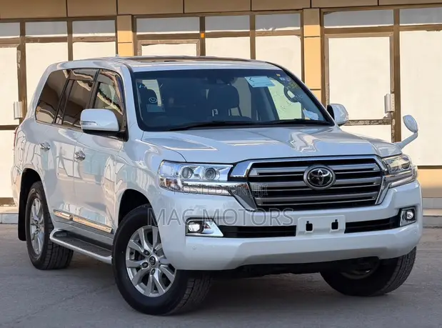 Toyota Land Cruiser 4.6 V8 ZX 2017 Nyeupe - 1