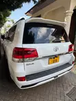 Toyota Land Cruiser 200 GXR 2015 (Uplift 2020) - 4