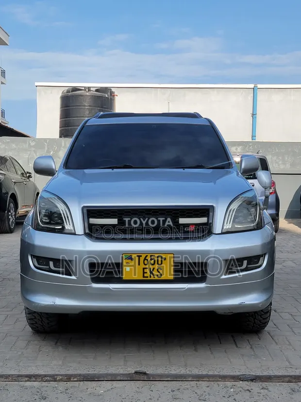 Toyota Land Cruiser Prado 2005 Silver - 1