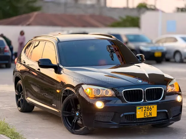 BMW X1 2013 Black - 1