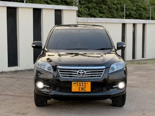 Toyota Vanguard 2011 Nyeusi - 1