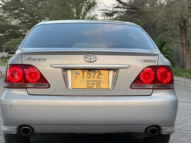 Toyota Crown Athlete 2006 Nyeupe - 1