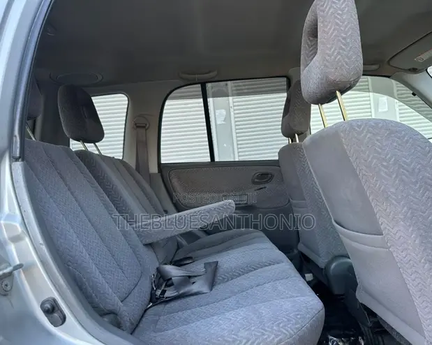 Suzuki Escudo 2002 Silver - 1