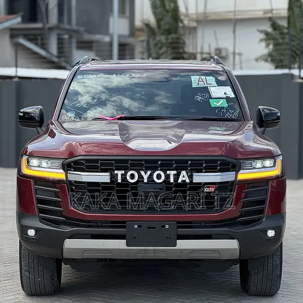 Toyota Land Cruiser LC300 GR Sport Mpya 2025 - 1