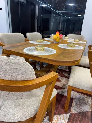 Classic Designed Dining Table (Seats 6)