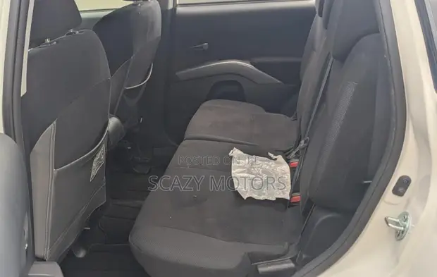 Mitsubishi Outlander 2009 White - 1