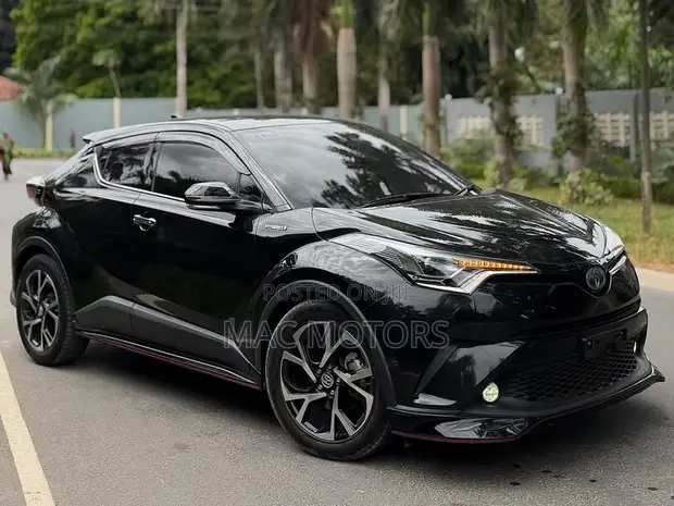Toyota C-HR 2018 Nyeusi - 1