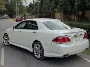 Toyota Crown Athlete 2010 Pearl