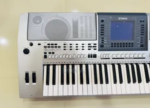 Yamaha PSR-S700 Electronic Keyboard