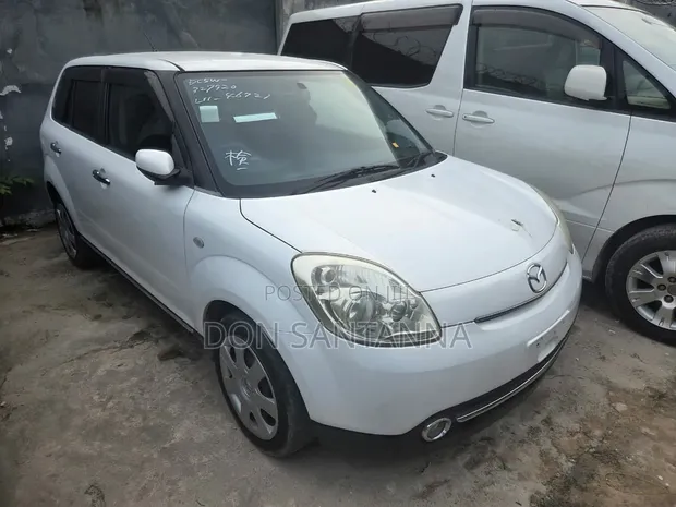 Mazda Verisa 2010 White - 1