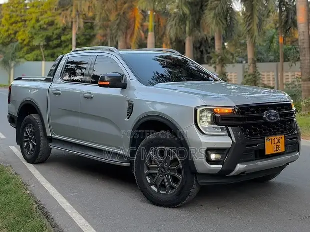 Ford Ranger Wildtrak 2023 Silver - 1