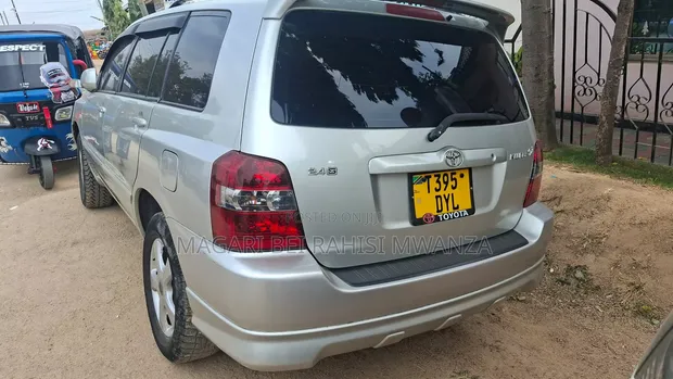 Toyota Kluger 2005 Silver - 1