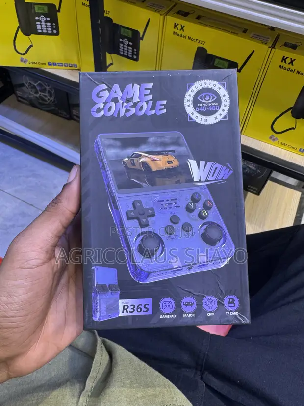 R36S Handheld Retro Game Console - 1