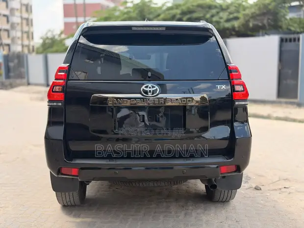Toyota Land Cruiser Prado 2.7 2022 Nyeusi Matt - 1