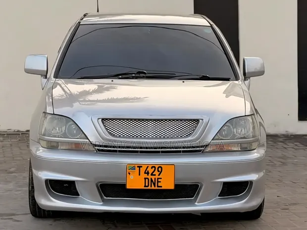 Toyota Harrier 2004 - 1