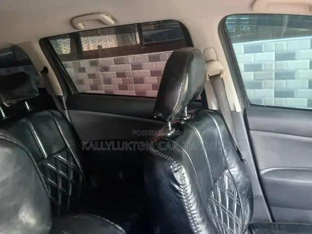 Toyota Wish 2010 Nyeupe - 1