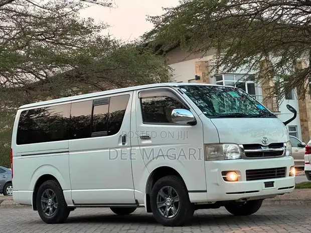 Toyota HiAce Van 2006 White - 1