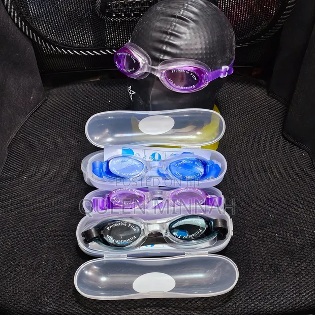 Red Fish Kids Swimming Goggles with Earplugs & Nose Clip - 1