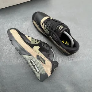 Men's Classic Air Max 90 Sneakers
