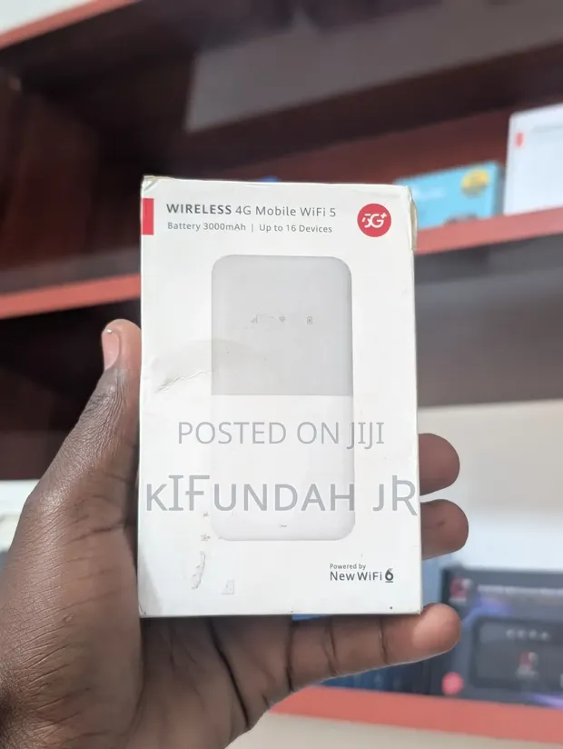 Wireless 4G Mobile WiFi 5 Router - 1