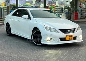 Toyota Mark X 2012 Nyeupe