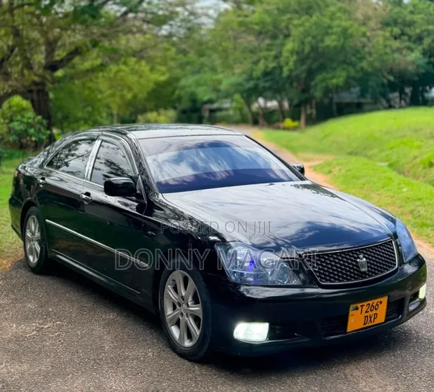 Toyota Crown Athlete 2006 Nyeusi - 1