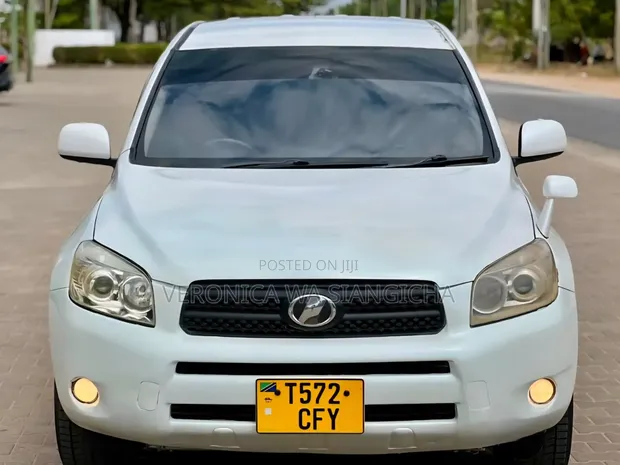Toyota RAV4 2006 White - 1