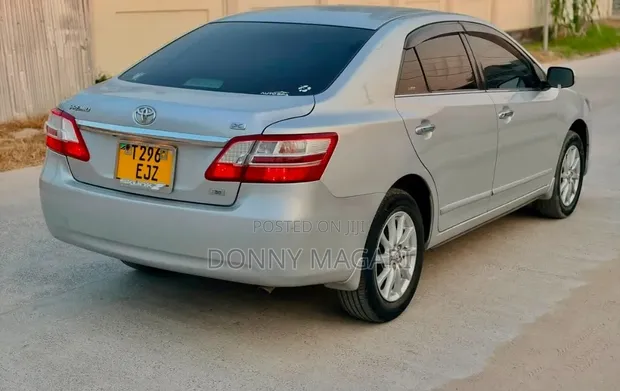 Toyota Premio 2010 Silver - 1
