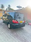 Toyota Alphard 2004 Nyeusi - 5