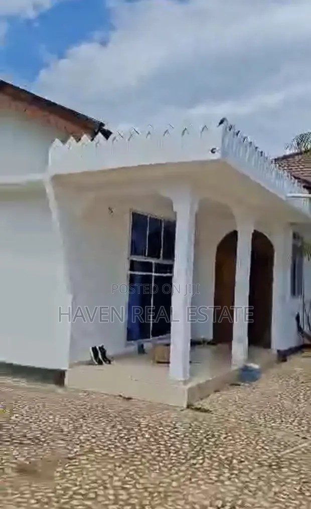 3 Bedroom House for Rent in Mjini, Chukwani - 1