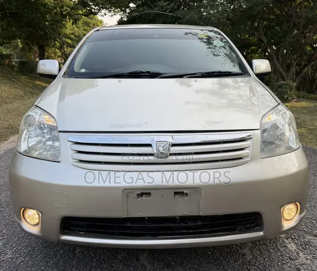 Toyota Raum 1.5 FWD 2004 Silver - 1