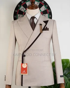 Suti ya Romaster Executive Beige na Trim ya Brown