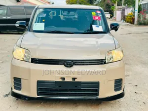 Toyota Corolla Rumion 2009 - Ivory