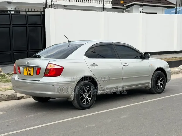 Toyota Premio 2005 Silver - 1