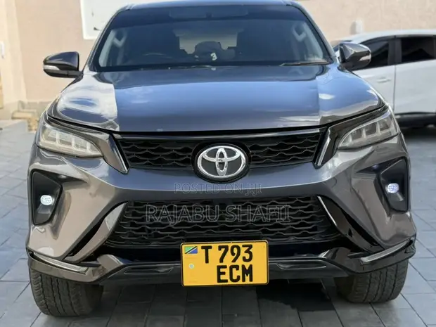 Toyota Fortuner 2.8 D AWD 2018 Gray - 1
