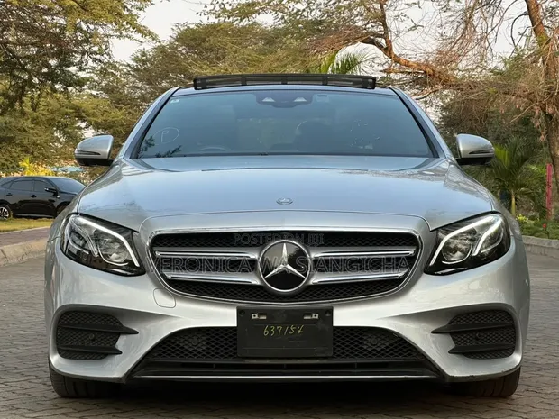 Mercedes-Benz E-Class 2022 Silver - 1
