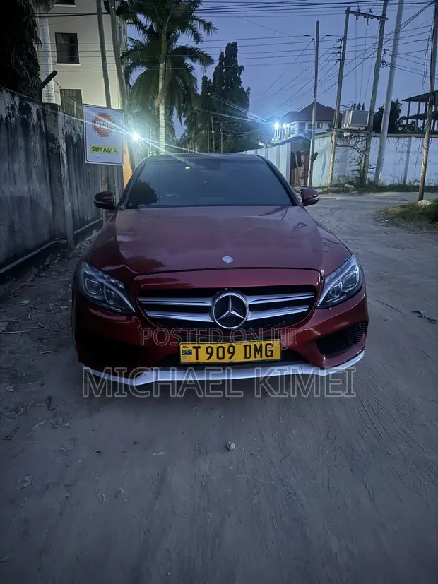 Mercedes-Benz C200 2019 Red - 1