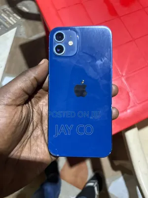 Apple iPhone 12 64GB Blue
